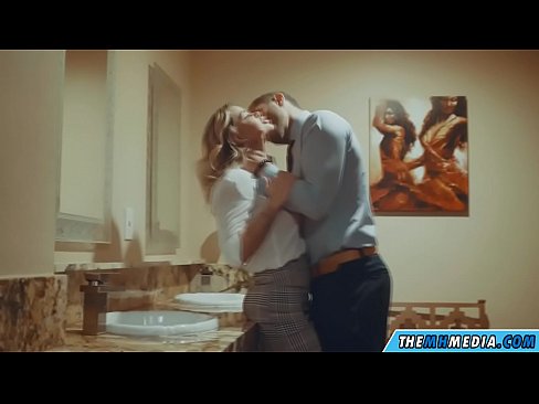 ❤️ 当一个胸大无脑的金发女郎在公共厕所里勾引你时 ❤ Sluts。at zh-cn.hentai-ita.ru